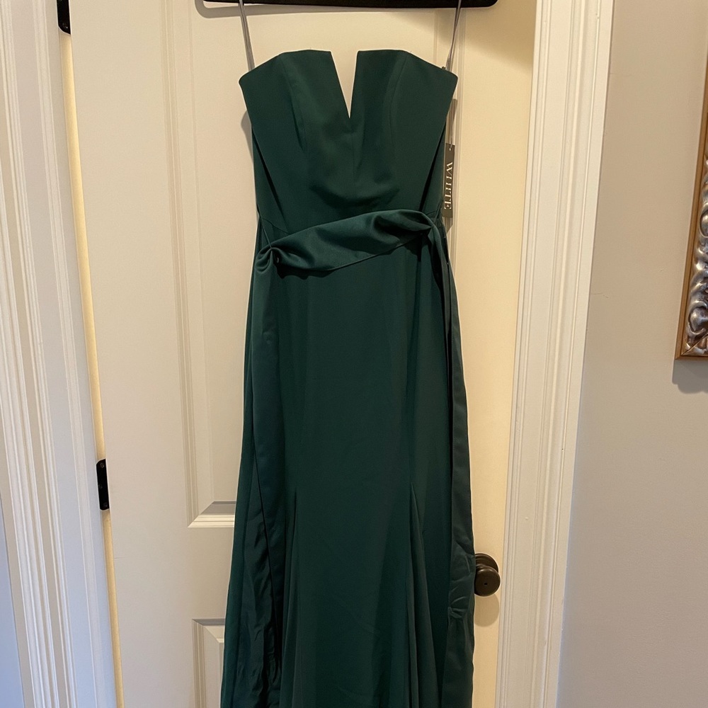 Never worn this before. Bought it for a bridesmaid dress but didn’t wear it.